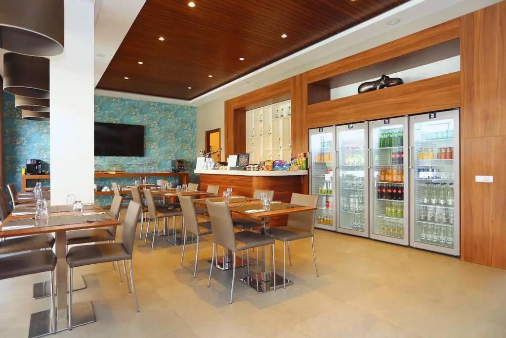 Luxury Apartment At Corniche , Seaview Close Beach 卡萨布兰卡 外观 照片