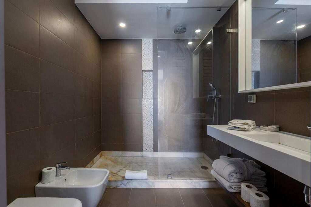 Luxury Apartment At Corniche , Seaview Close Beach 卡萨布兰卡 外观 照片