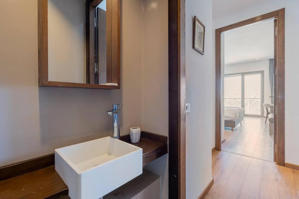 Luxury Apartment At Corniche , Seaview Close Beach 卡萨布兰卡 外观 照片
